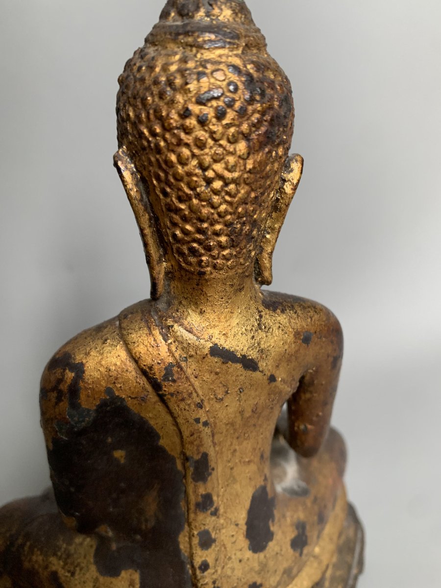 Bouddha assis en fonte de fer dorée - Asie du Sud-Est -  XVIIIᵉ siècle-photo-3