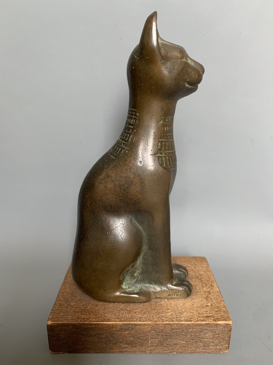 Sculpture de Chat Égyptien en Bronze – Années 1960