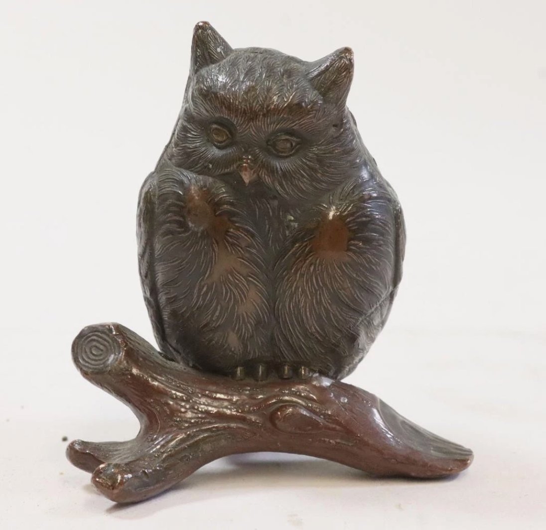 Petit bronze japonais Meiji – Chouette sur une branche - XIXème siècle