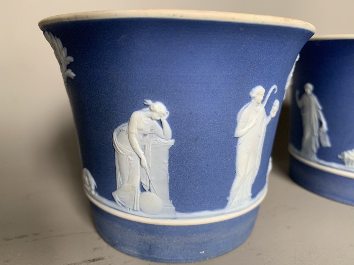 Pair Of Wedgwood Earthenware Planters – Neoclassical Design-photo-2