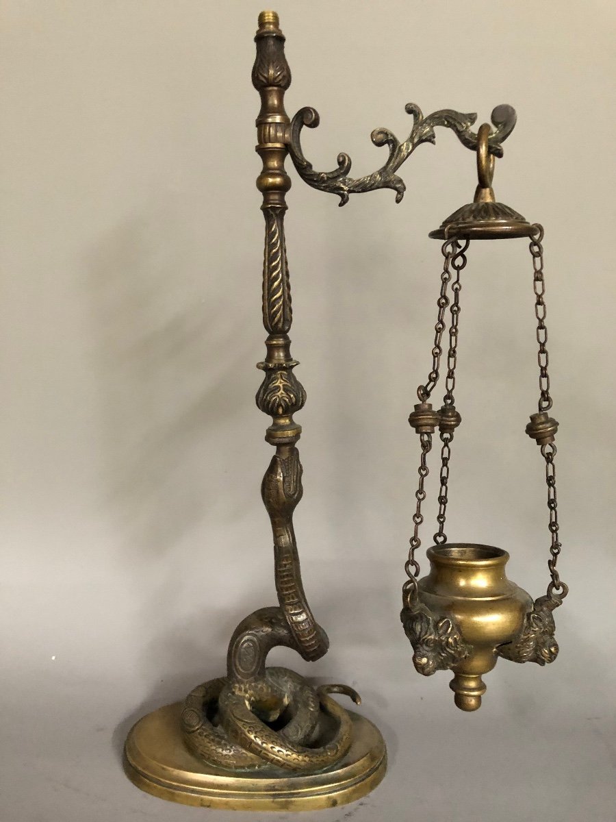 Rare Lampe à Huile en bronze - Décor De Serpent Et Têtes De Singes - XIXème