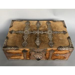 19th Century Box - Wood Covered With Velvet - Damascene Silver