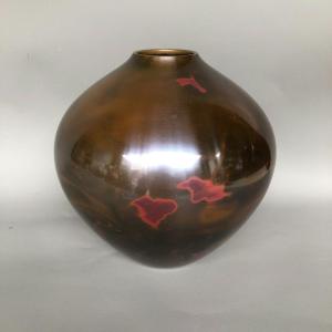 Japanese Bronze Vase - First Half Of The 20th Century - Brown Patina Red Flames