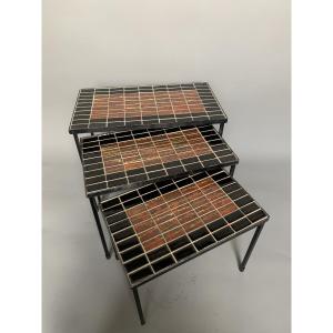 Ensemble de trois tables basses gigognes – Années 60 – Céramique et métal