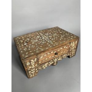 Syrian Chest Or Cabinet In Mother-of-pearl Marquetry - Early 19th Century