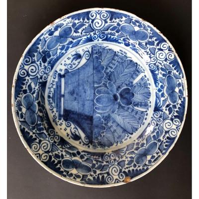 Plat En Faïence De Delft - XVIIIème - Motifs Floraux