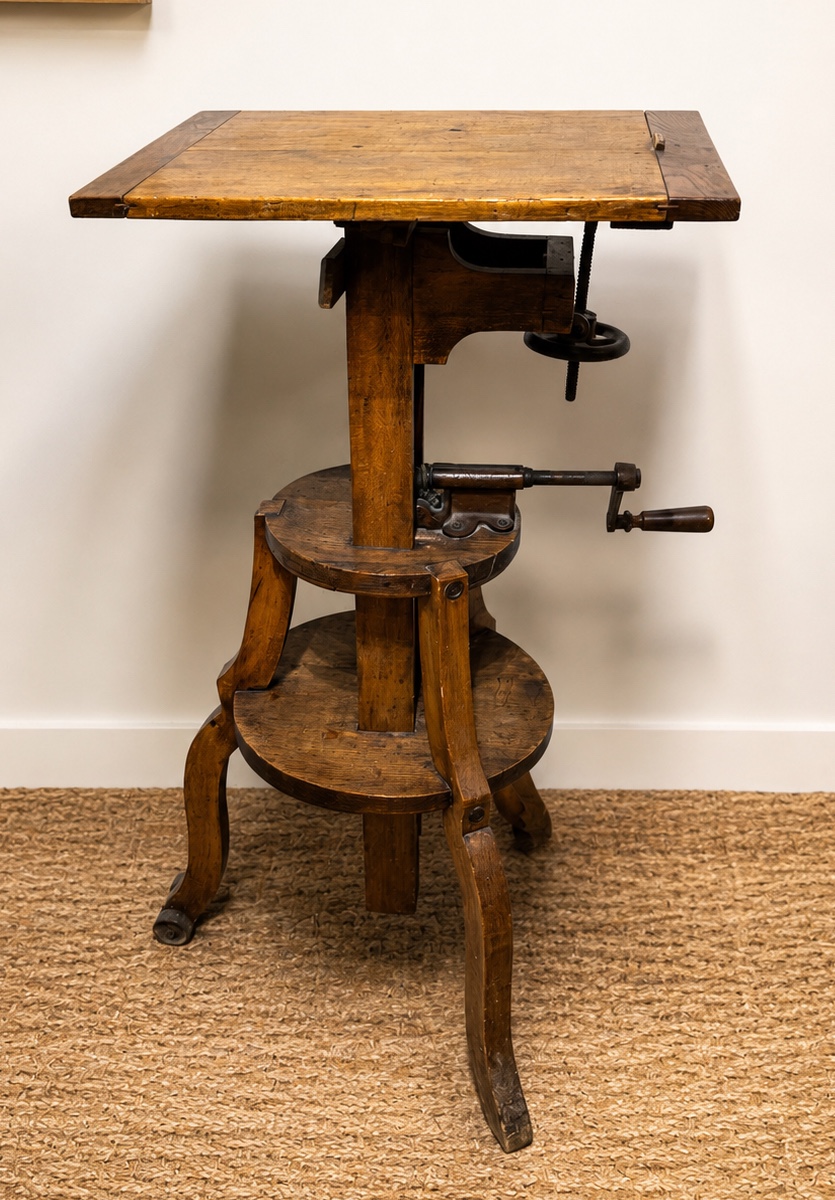 Fifth Wheel With Mechanism