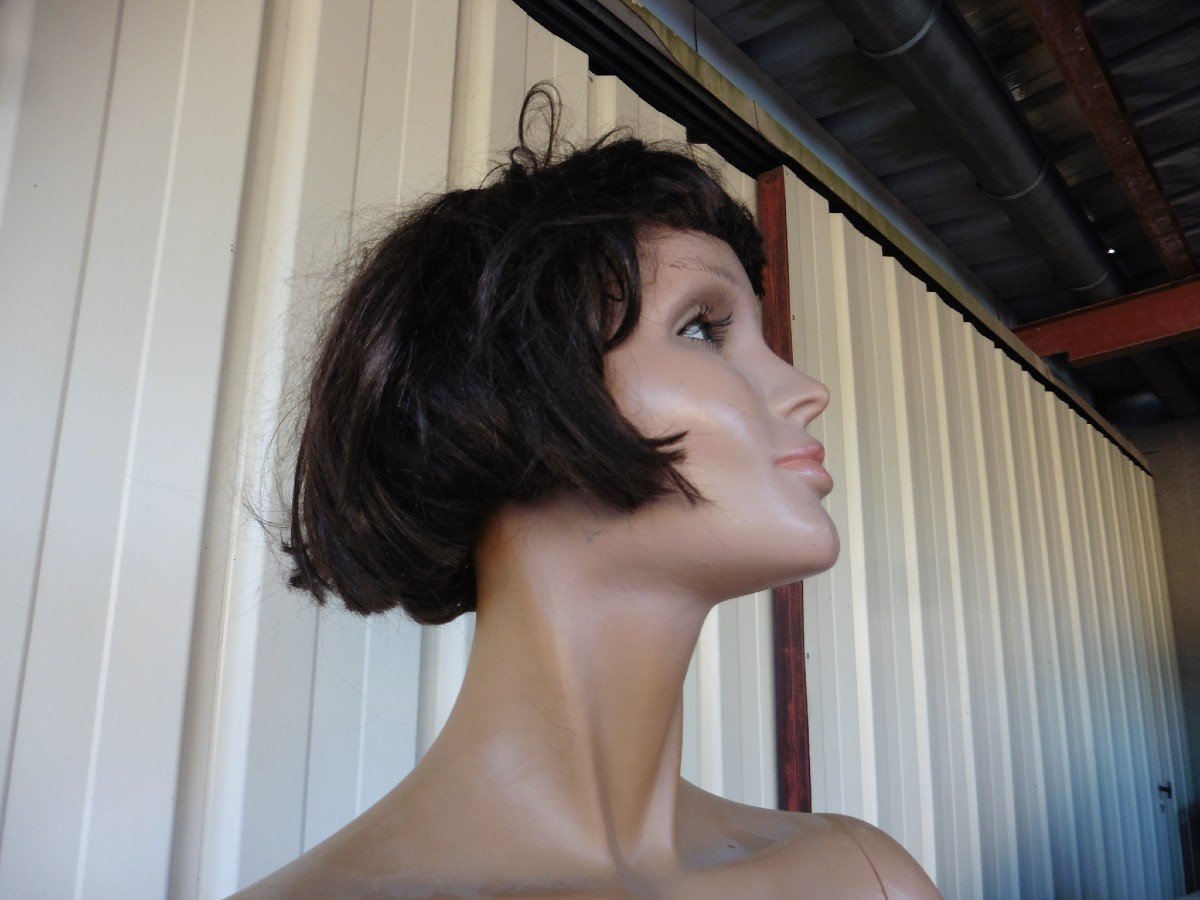 Window Mannequin With Vintage Wig-photo-2