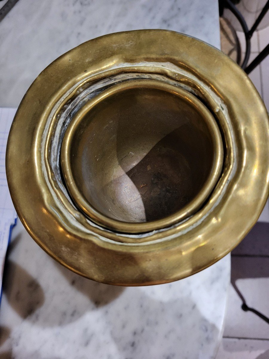 Grand Bénitier (31cm)en Laiton  sur 4 pieds en bronze. XIXÈME -photo-2