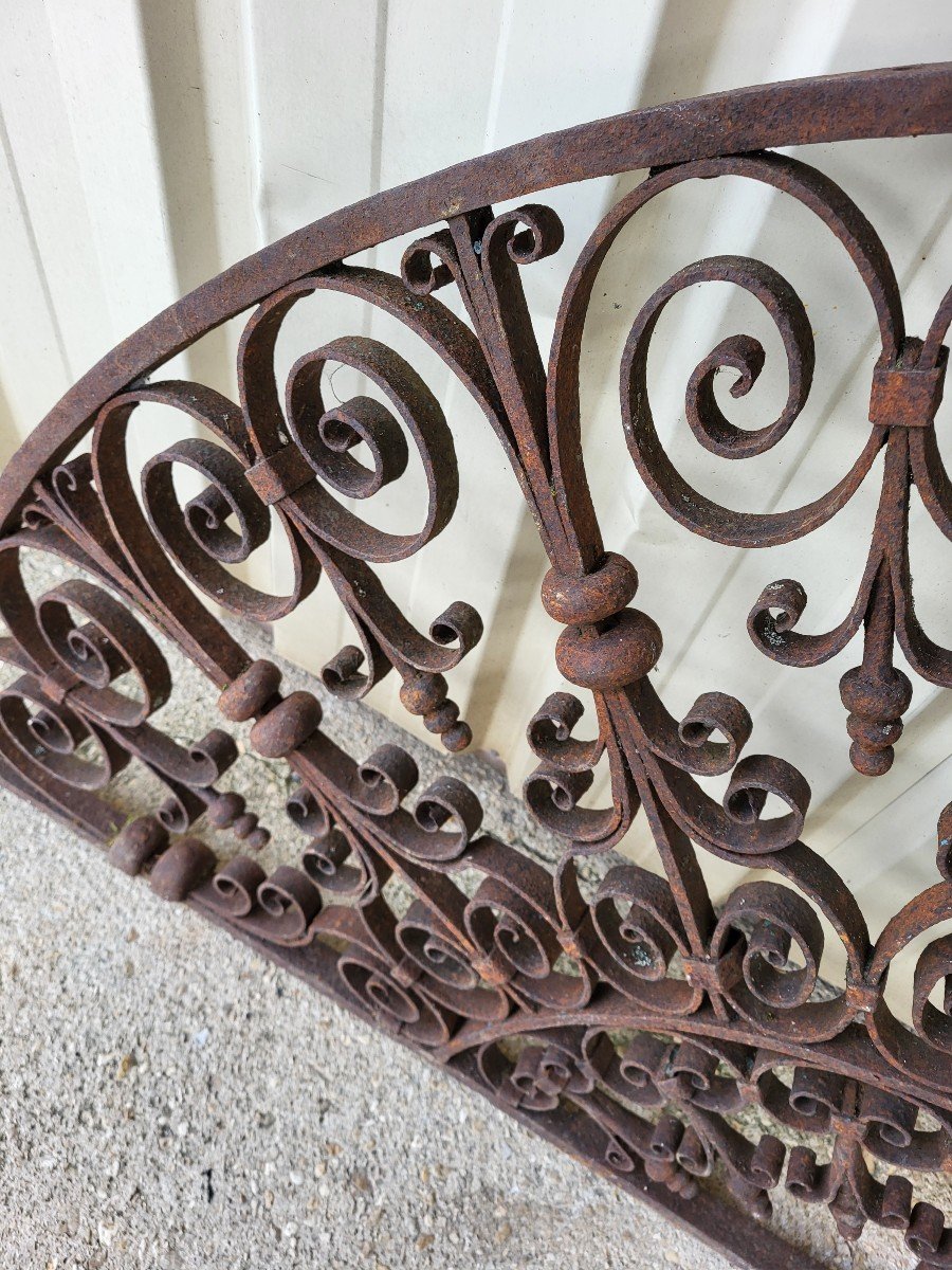 18th Century Half-moon Wrought Iron Grille -photo-2