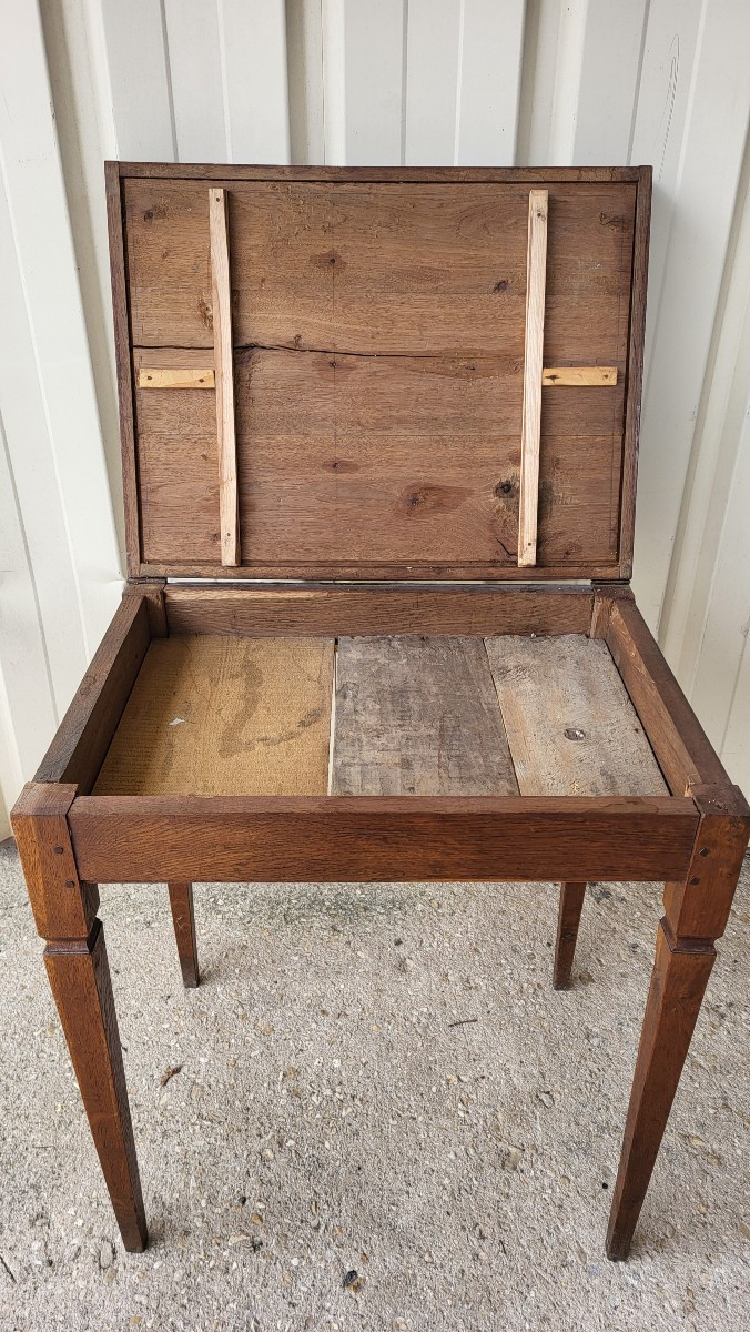 Small Solid Wood Slope Desk-photo-3