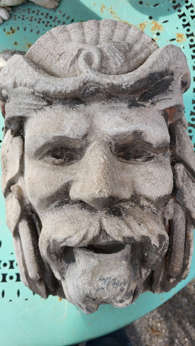 Tête en pierre naturelle sculptée  : le Dieu Neptune -photo-4