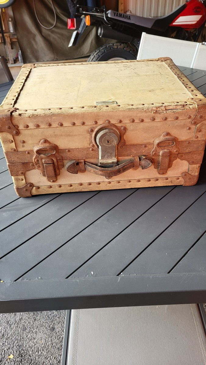 Military Suitcase Us  1914-1918 Neverbreak Goldmith & Son
