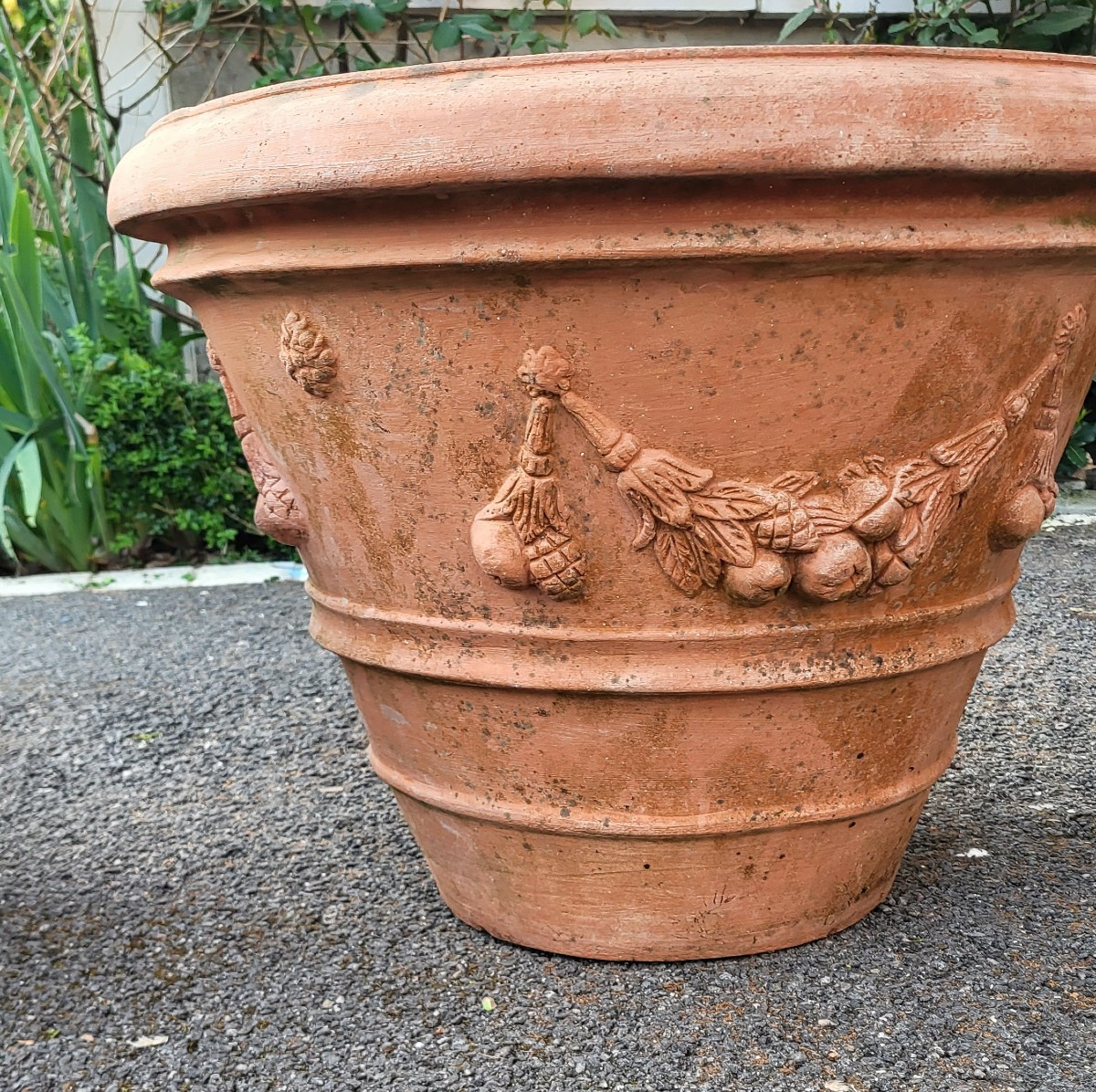 2 Terracotta Pots With Fruit Garlands.-photo-3