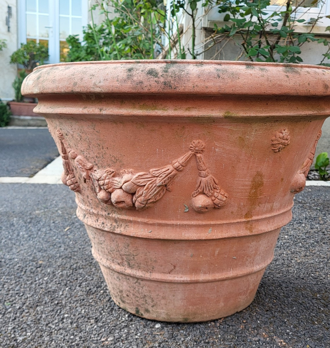 2 Terracotta Pots With Fruit Garlands.-photo-2