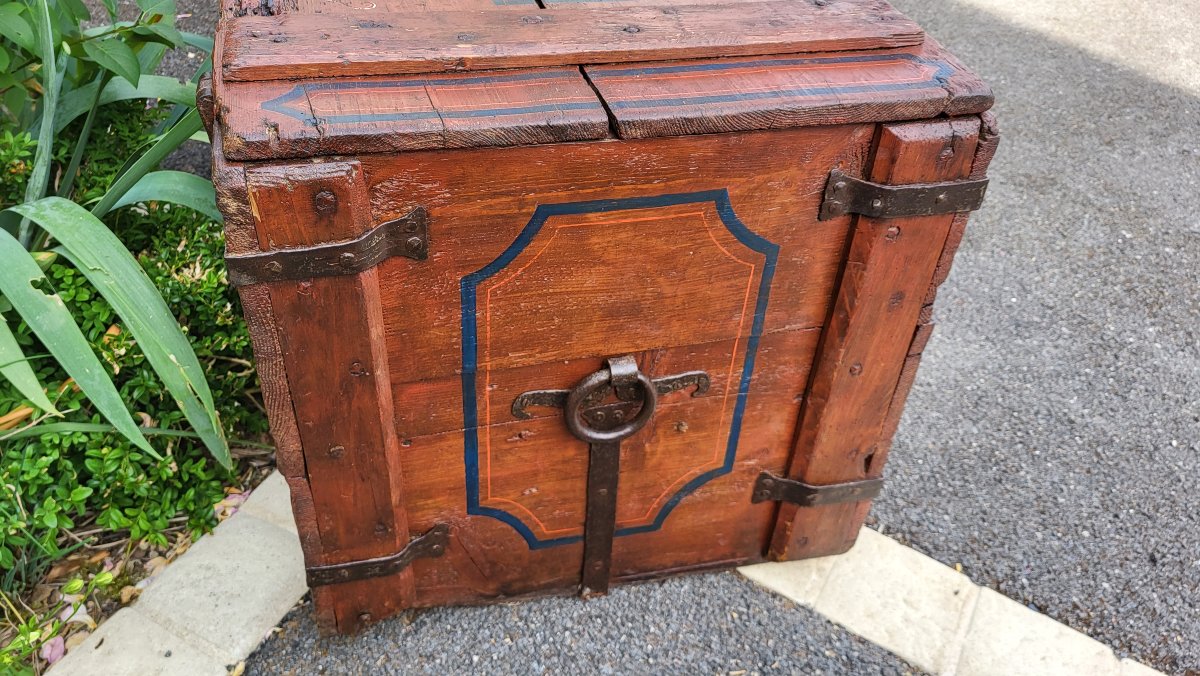 Coffre de mariage ancien en bois peint, XIXème-photo-1