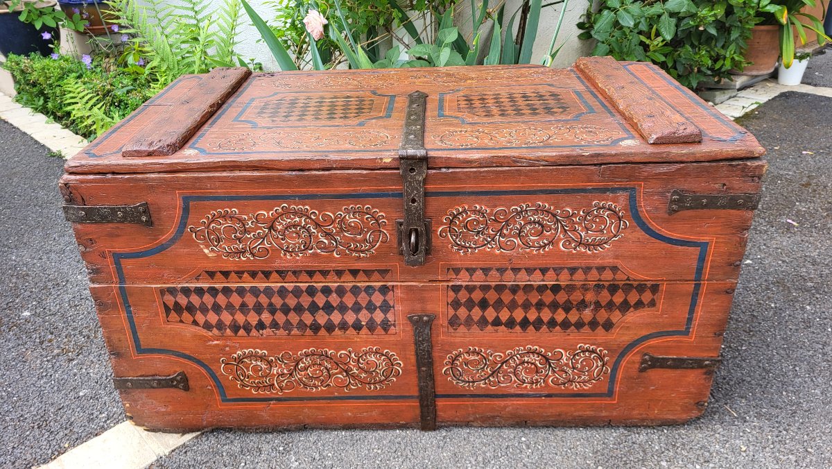 Coffre de mariage ancien en bois peint, XIXème