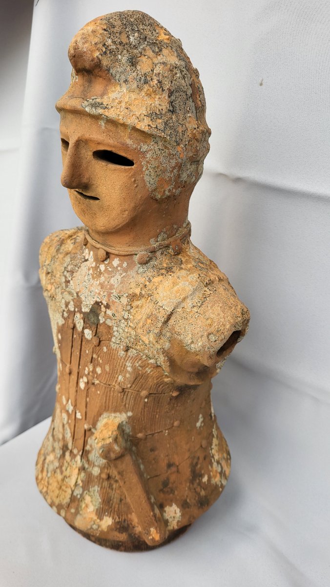 mitre de cheminée en terre cuite ancienne XIX ème : centurion romain -photo-1