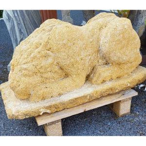 Statue de lion en pierre naturelle du Gard