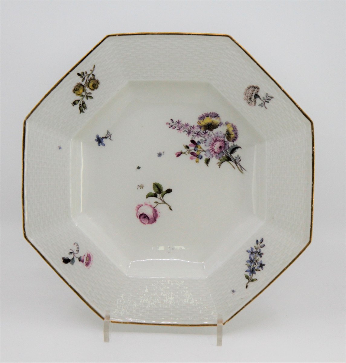 Pair Of Meissen Porcelain Octagonal Plates, Circa 1750-photo-2