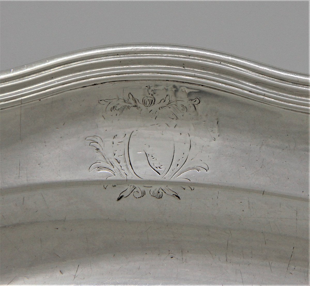 Plat ovale en argent massif par Nicolas-Clément Vallières, Paris 1758-1759-photo-1