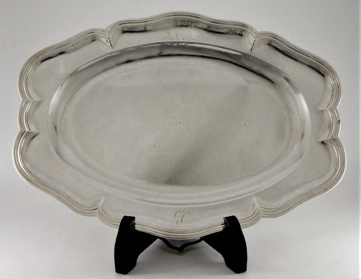 Plat ovale en argent massif par Nicolas-Clément Vallières, Paris 1758-1759