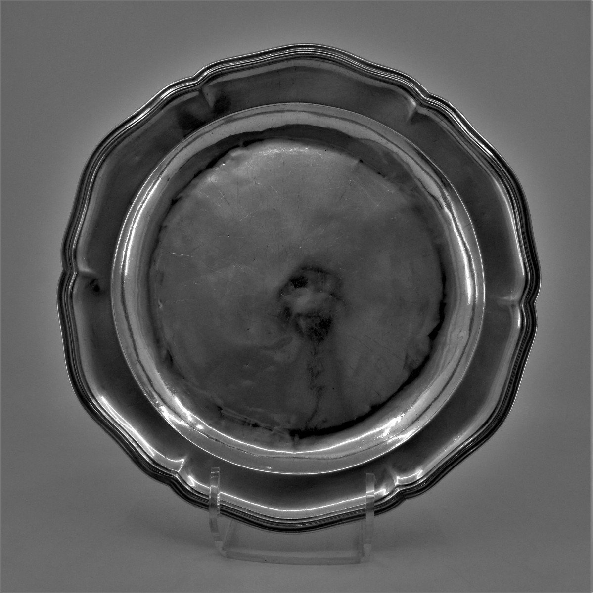 Plat en argent massif 18e,  cadeau de baptême daté du 19 juin 1785-photo-2