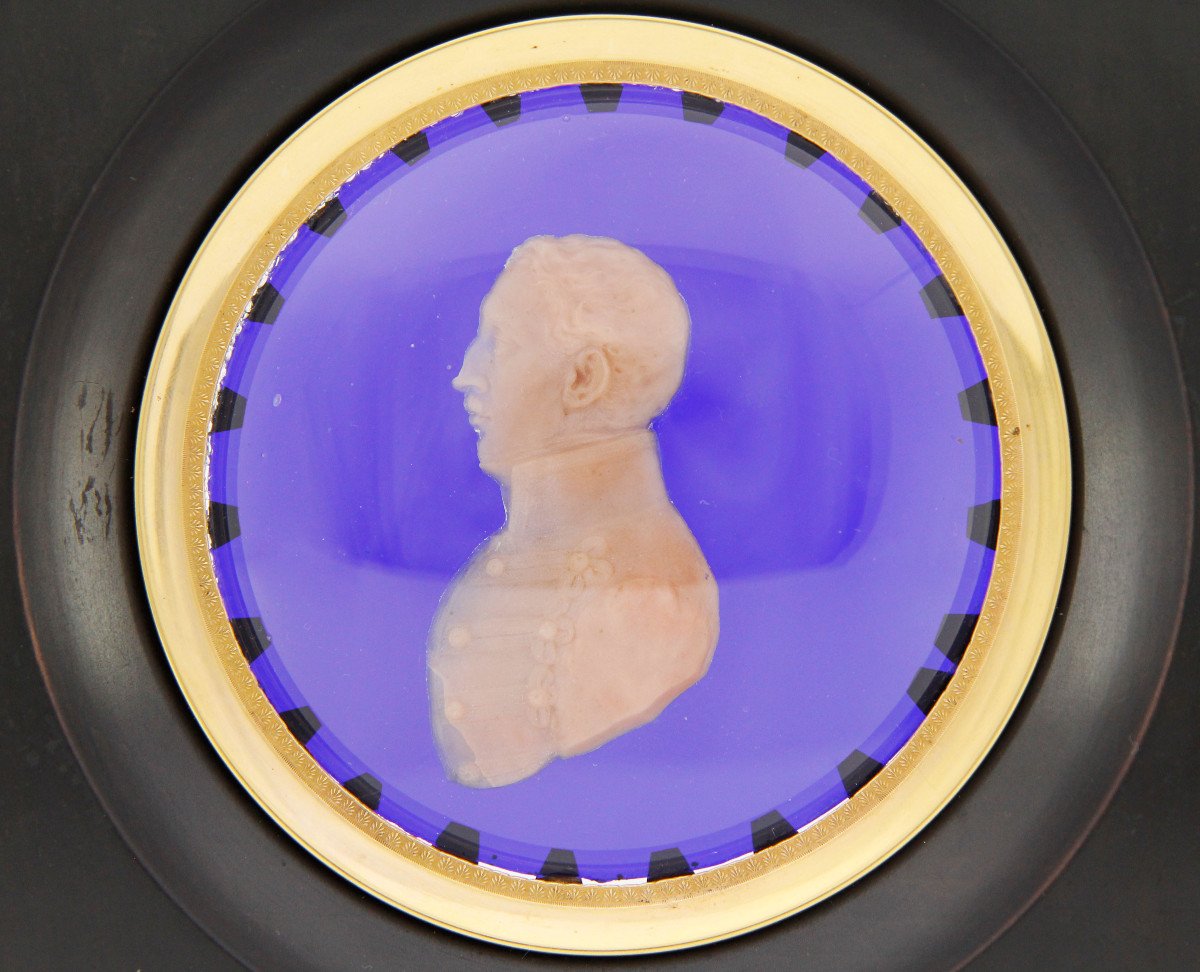 Officer's Wax Profile On Blue Glass, Ebonized Wooden Frame, Restauration Period Circa 1825-photo-3
