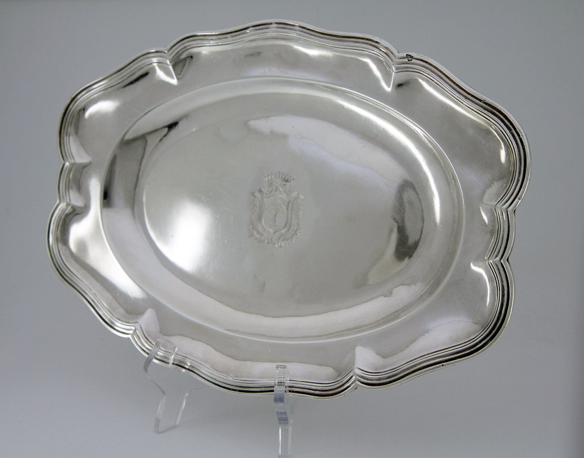 Petit plat ovale en argent massif armorié, par Claude Laurent, Paris 1743-1744-photo-1
