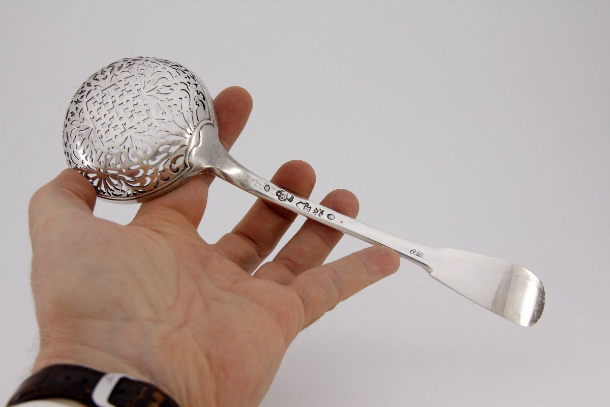 Rare grande cuiller à sucre en argent, époque Louis XV - orfèvre Jean BAUCAIRE, Metz 1747-1748-photo-4