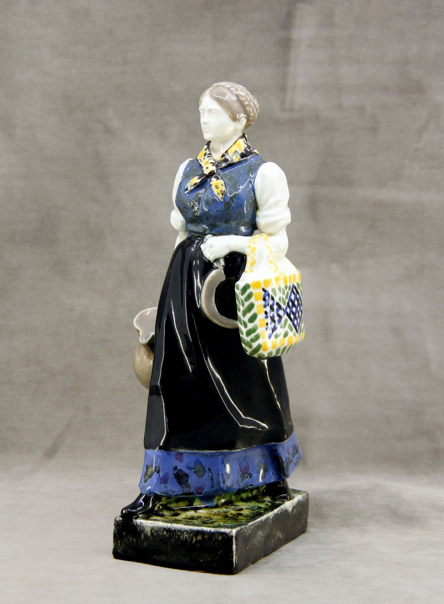 Hugo Franz Kirsch (1873-1961) - Peasant Woman With A Sickle - Polychrome Glazed Ceramic, Ca 1900-photo-2