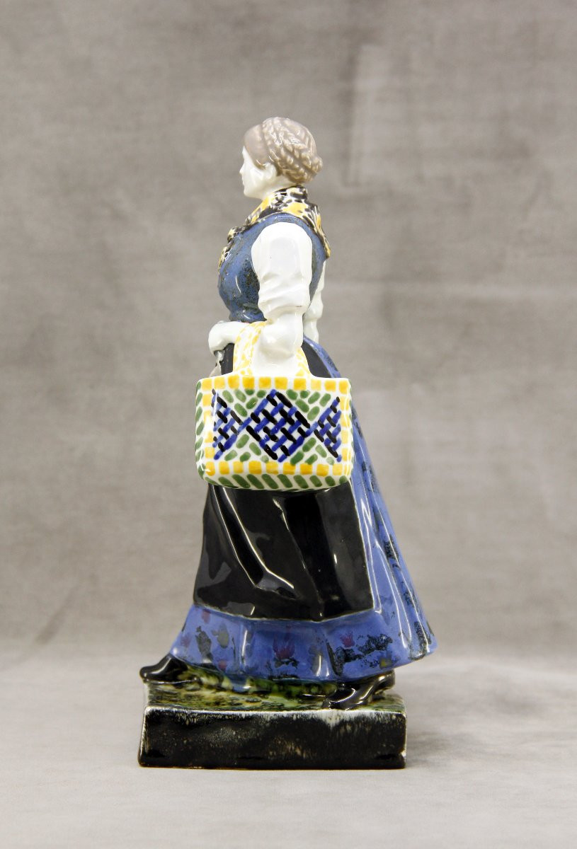 Hugo Franz Kirsch (1873-1961) - Peasant Woman With A Sickle - Polychrome Glazed Ceramic, Ca 1900-photo-3