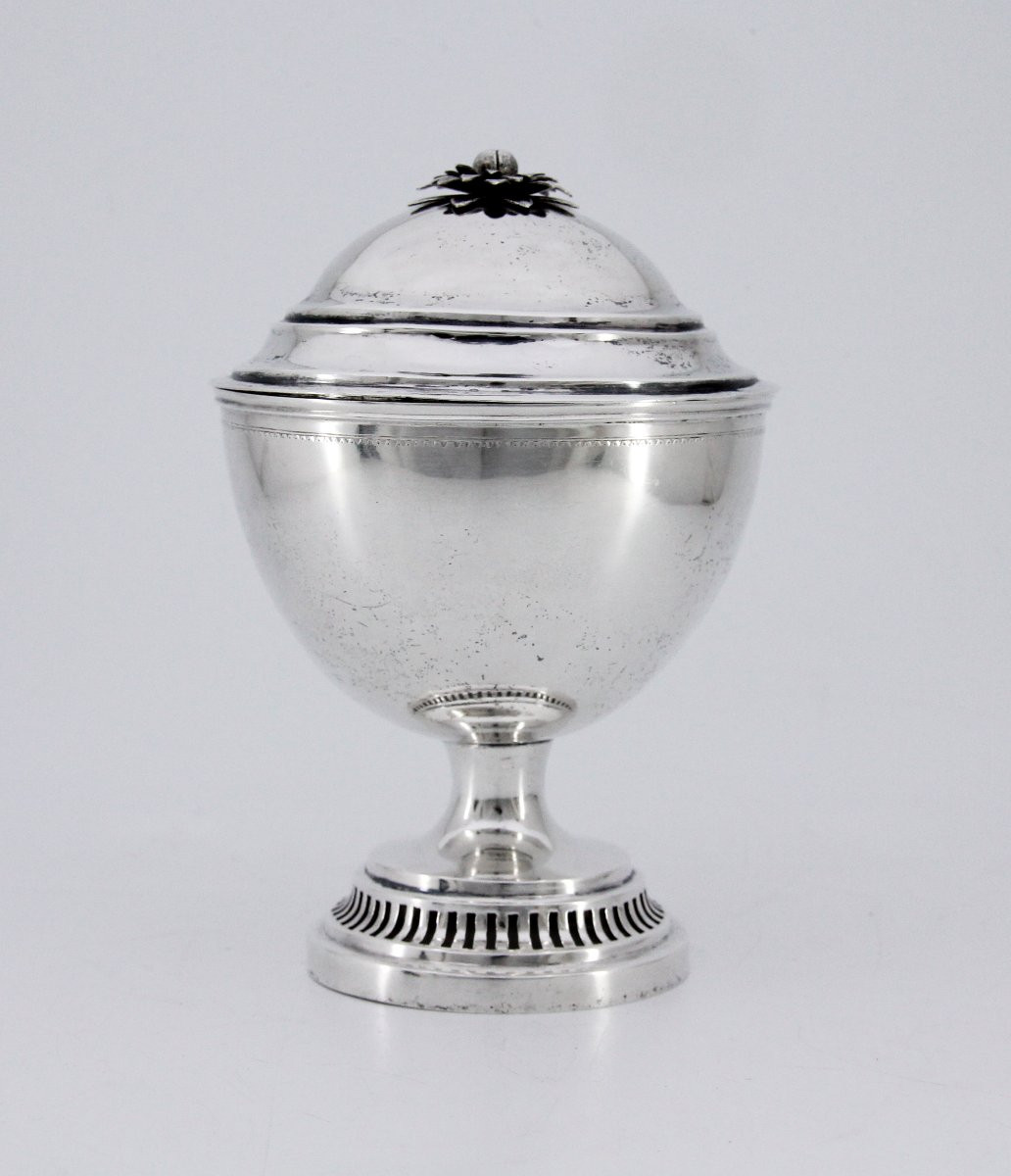 Sucrier couvert en urne — argent massif, par Hans Jacob Ammann (1750-1834) — Zurich, vers 1790-photo-3