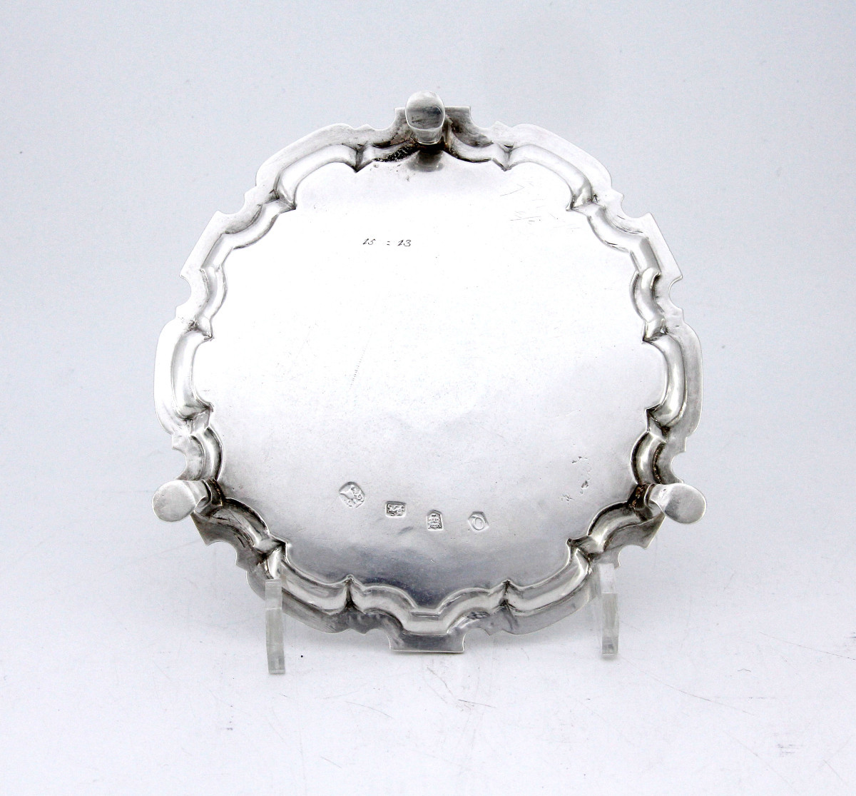 Salver — Petit plateau tripode en argent sterling d'époque George II — John Tuite, Londres 1731-photo-2