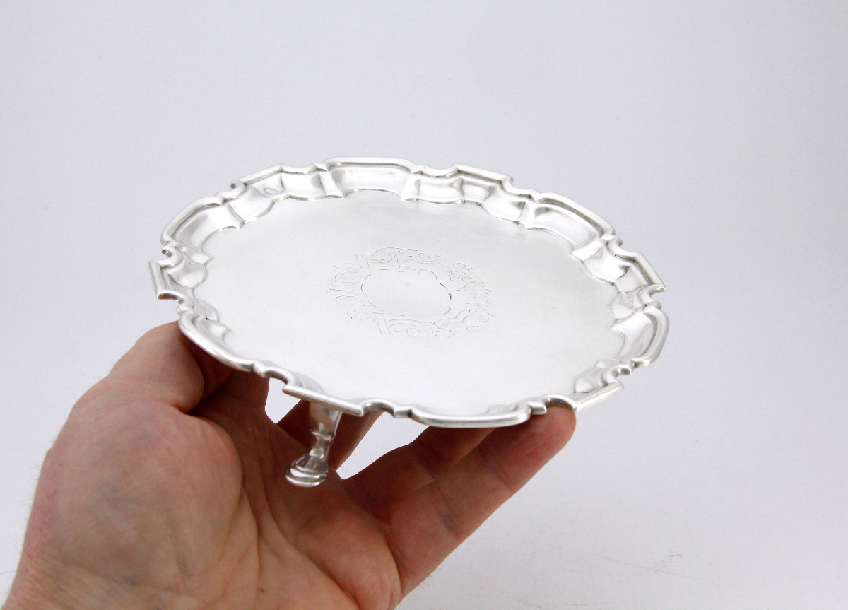 Salver — Petit plateau tripode en argent sterling d'époque George II — John Tuite, Londres 1731-photo-8