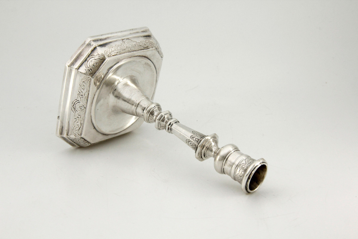 Petit flambeau de toilette patronymique en argent, daté 1748 — Allemagne, vers 1720-1730-photo-5