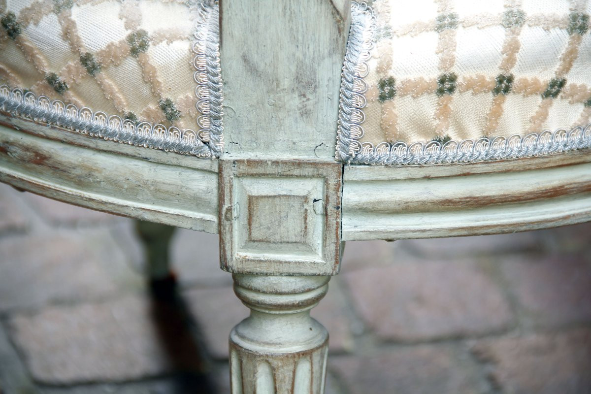 Paire de petits fauteuils cabriolets à dossier médaillon — Epoque Louis XVI, vers 1780-photo-8