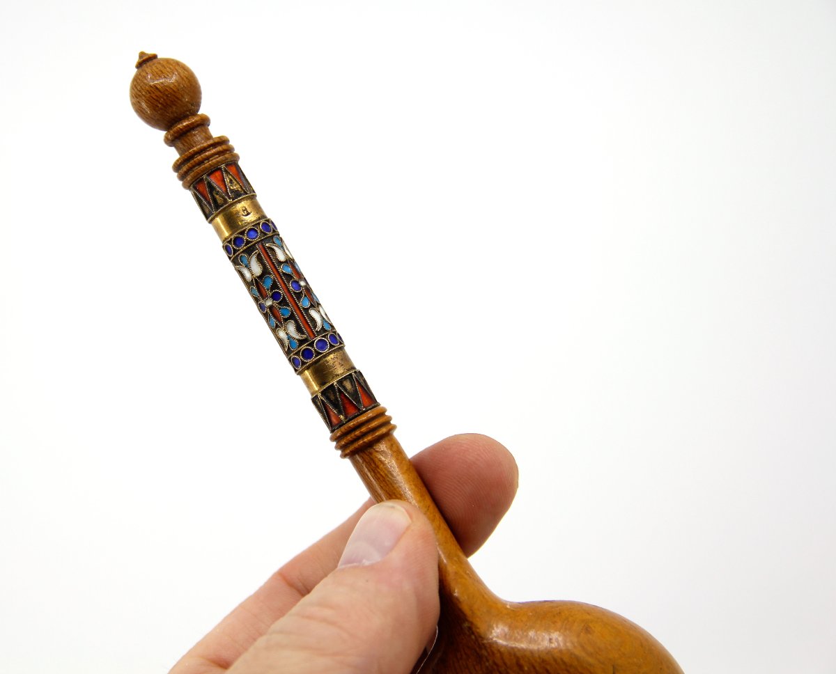 Traditional Russian Spoon – Karelian Birch, Gilded Silver, And Filigree Enamel – Circa 1880-photo-1