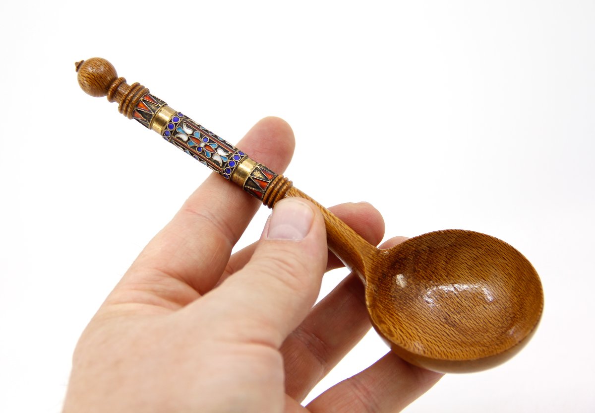 Traditional Russian Spoon – Karelian Birch, Gilded Silver, And Filigree Enamel – Circa 1880-photo-3
