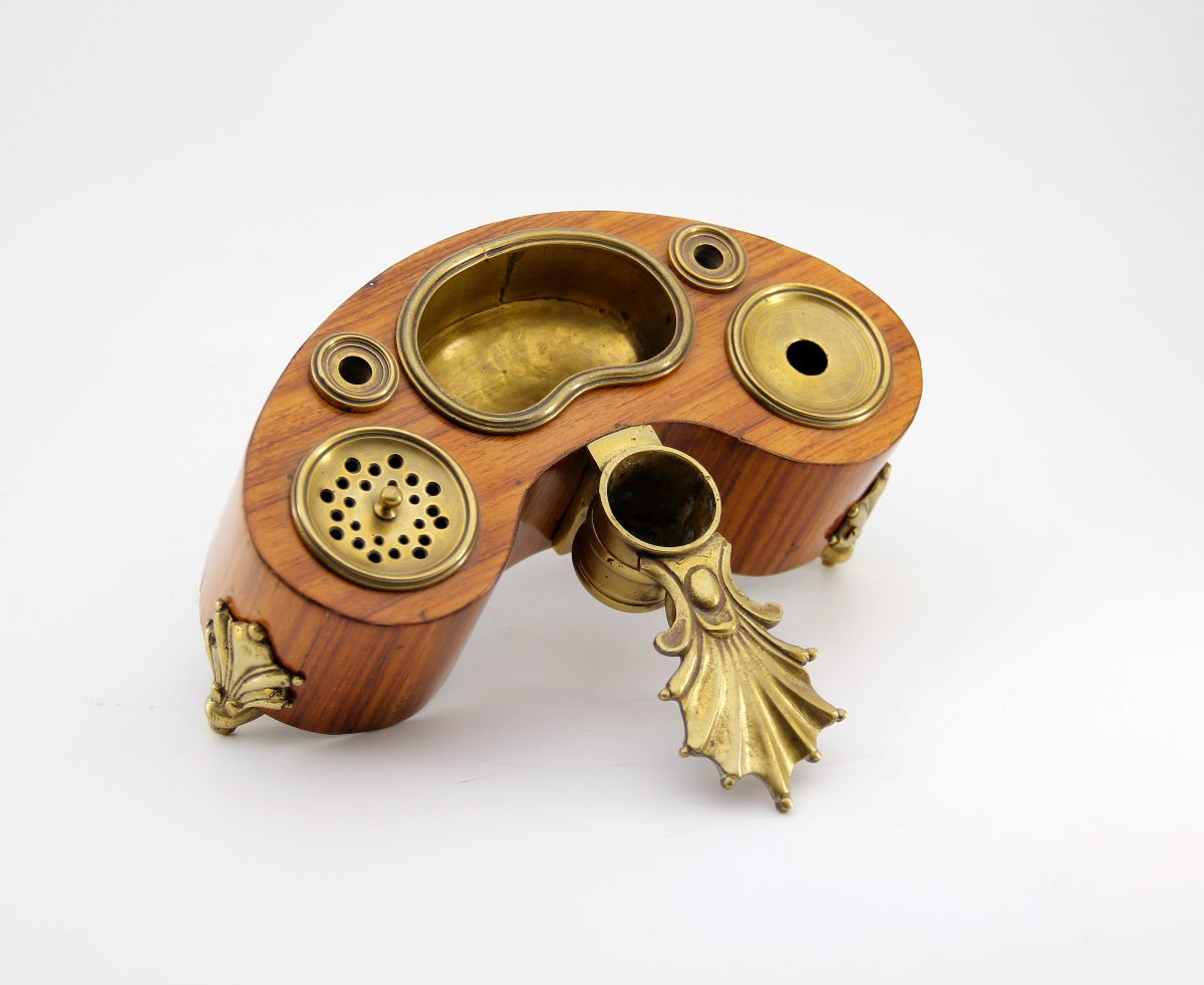 Écritoire à main de forme rognon – Bois de rose plaqué sur chêne – Époque Louis XV, vers 1760