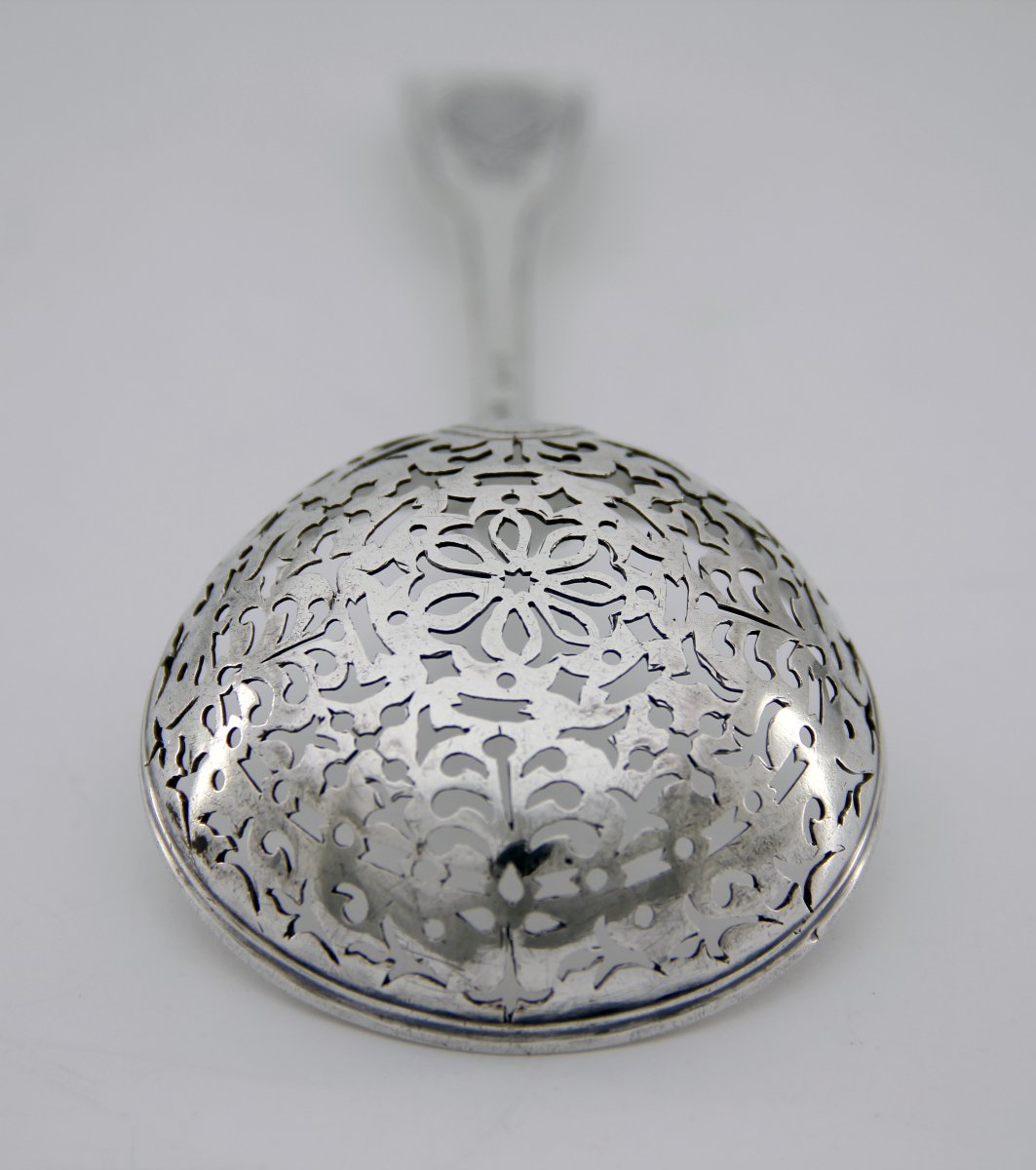 Cuillère à sucre ou à saupoudrer (saupoudreuse) — Laval 1762-1764 — Famille Picot de Dampierre -photo-3