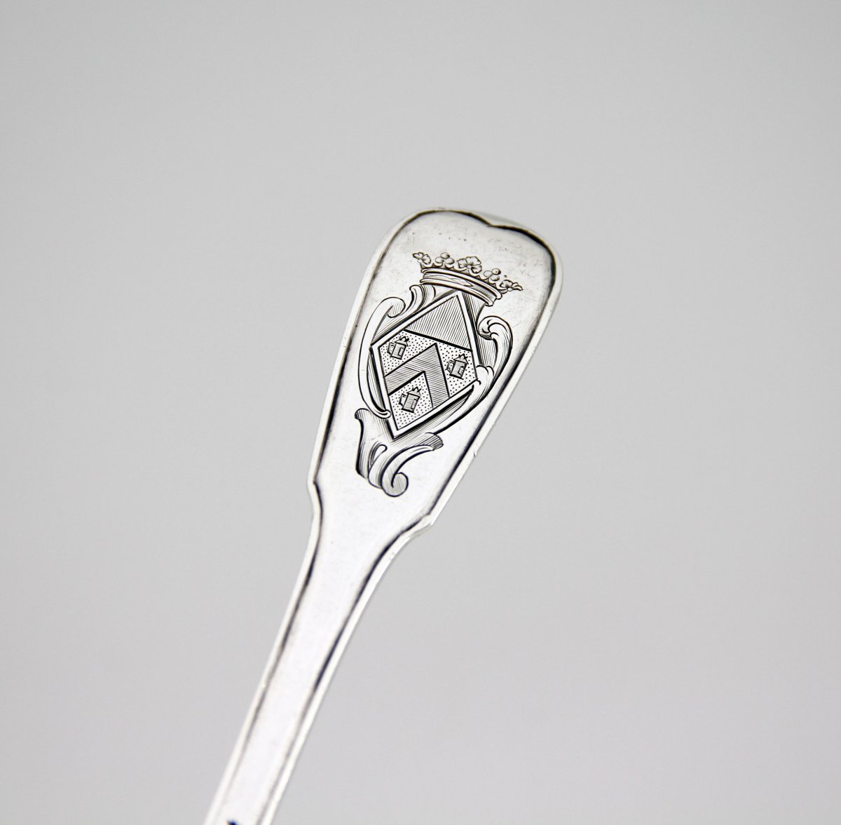 Cuillère à sucre ou à saupoudrer (saupoudreuse) — Laval 1762-1764 — Famille Picot de Dampierre -photo-2