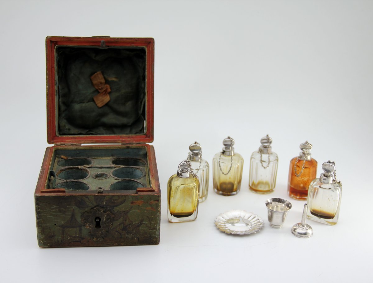 A Very Complete Perfume Set With 6 Bottles — Louis XV Period, Paris 1738–1744-photo-3