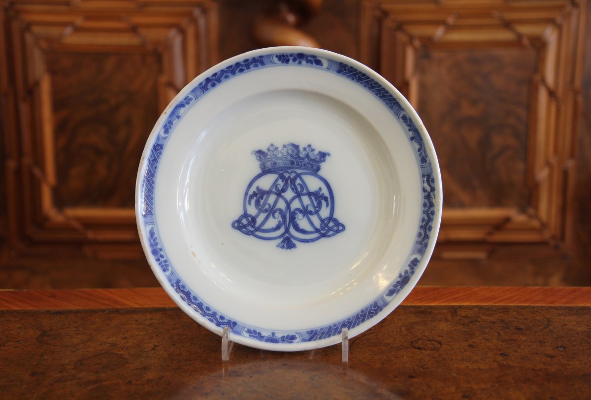 Moustiers Earthenware Plate, 18th Century-photo-2