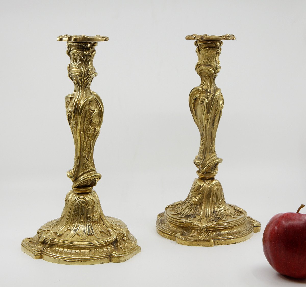 Paire de flambeaux en bronze doré de style Louis XV à la manière des frères Slodtz, 1ère moitié du XIXe-photo-2