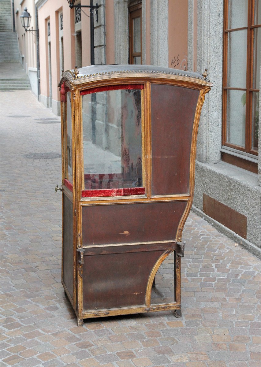 Chaise à porteurs d'époque Louis XV, vers 1760, en très bel état d'origine-photo-1