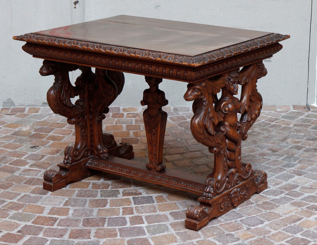 Table en éventail de style Seconde Renaissance, en noyer mouluré et sculpté. Paris, milieu XIXe-photo-2