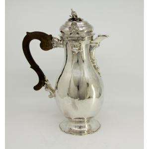 Grande verseuse en argent massif — Johann Georg Kloss, maître en 1738 — Augsbourg, 1759-1761