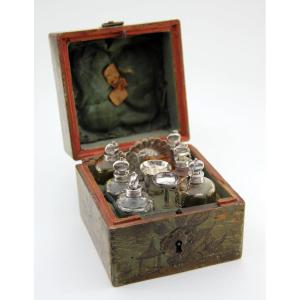 Coffret à parfums à 6 flacons, bien complet — Epoque Louis XV, Paris 1738-1744