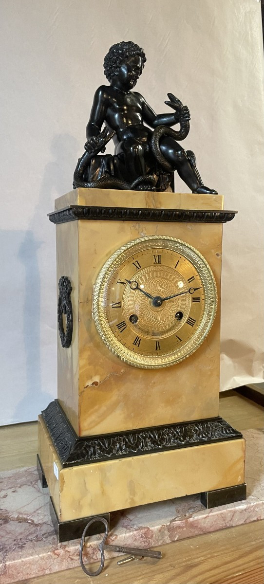 PENDULE MYTHOLOGIQUE DE GALLE , HERCULE.-photo-2